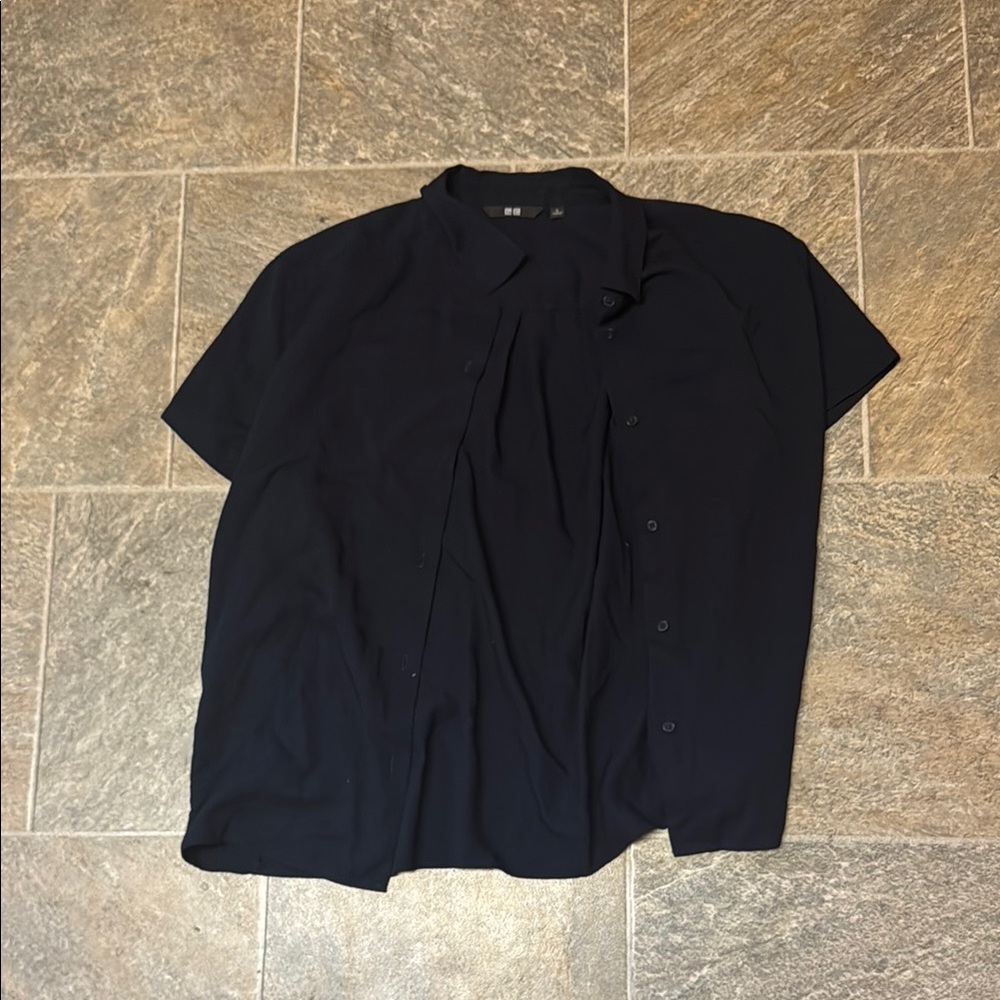 Uniqlo women’s  Navy Short Sleeve blouse